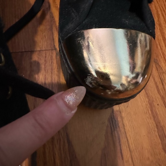 VEUC ankle height, black leather & gold metal skull embellishments plus gold to - Picture 4 of 10